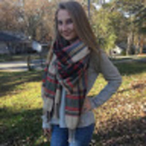 Meet your Posher, Makayla